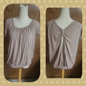 🦄Womans Top With Slit in Back